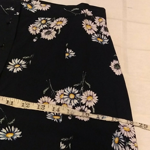 NWT H&M Divided ButtonDown Daisy FloralPrint Skirt - Picture 10 of 12